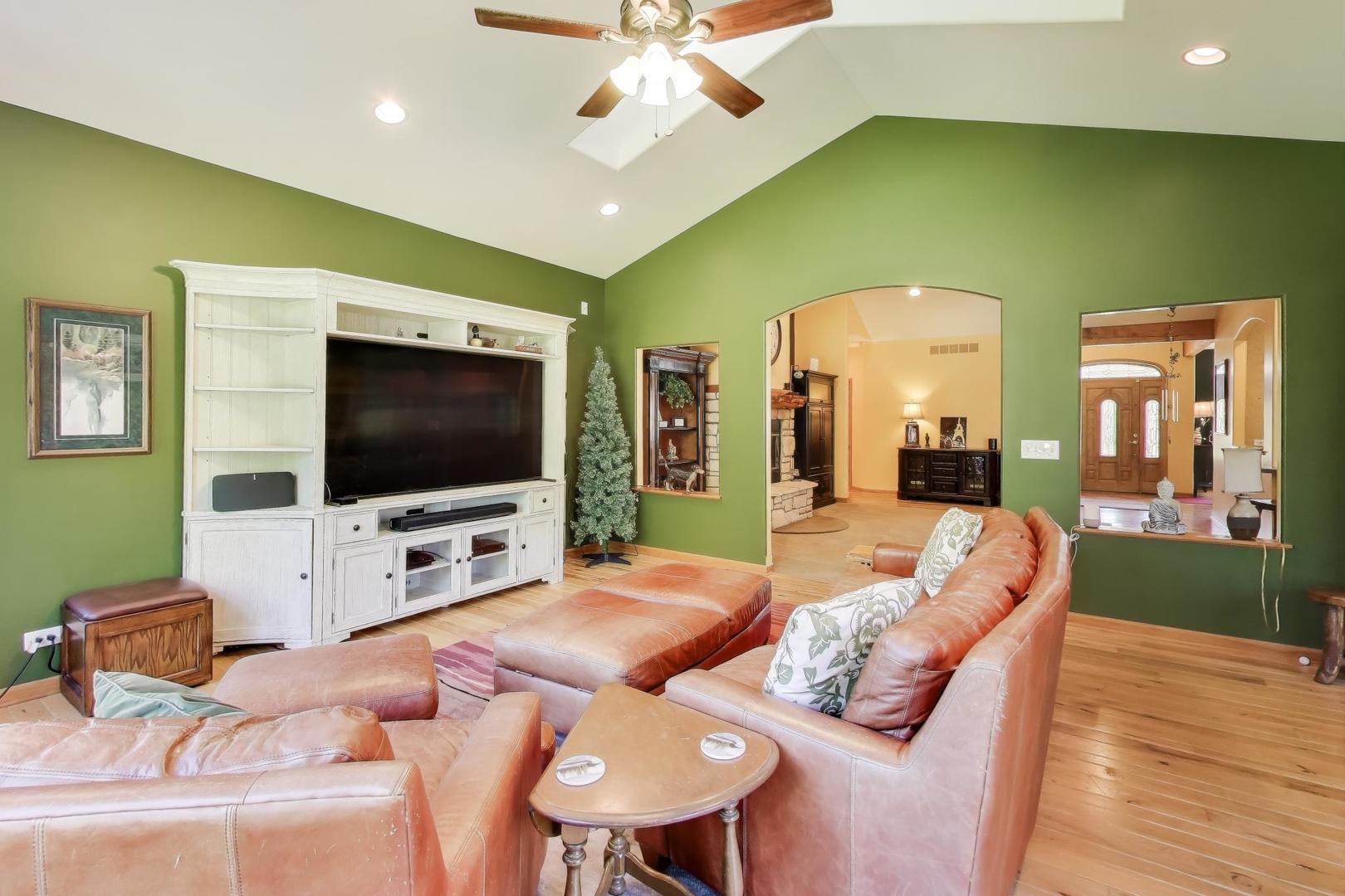 9206 Pine Needle Pass