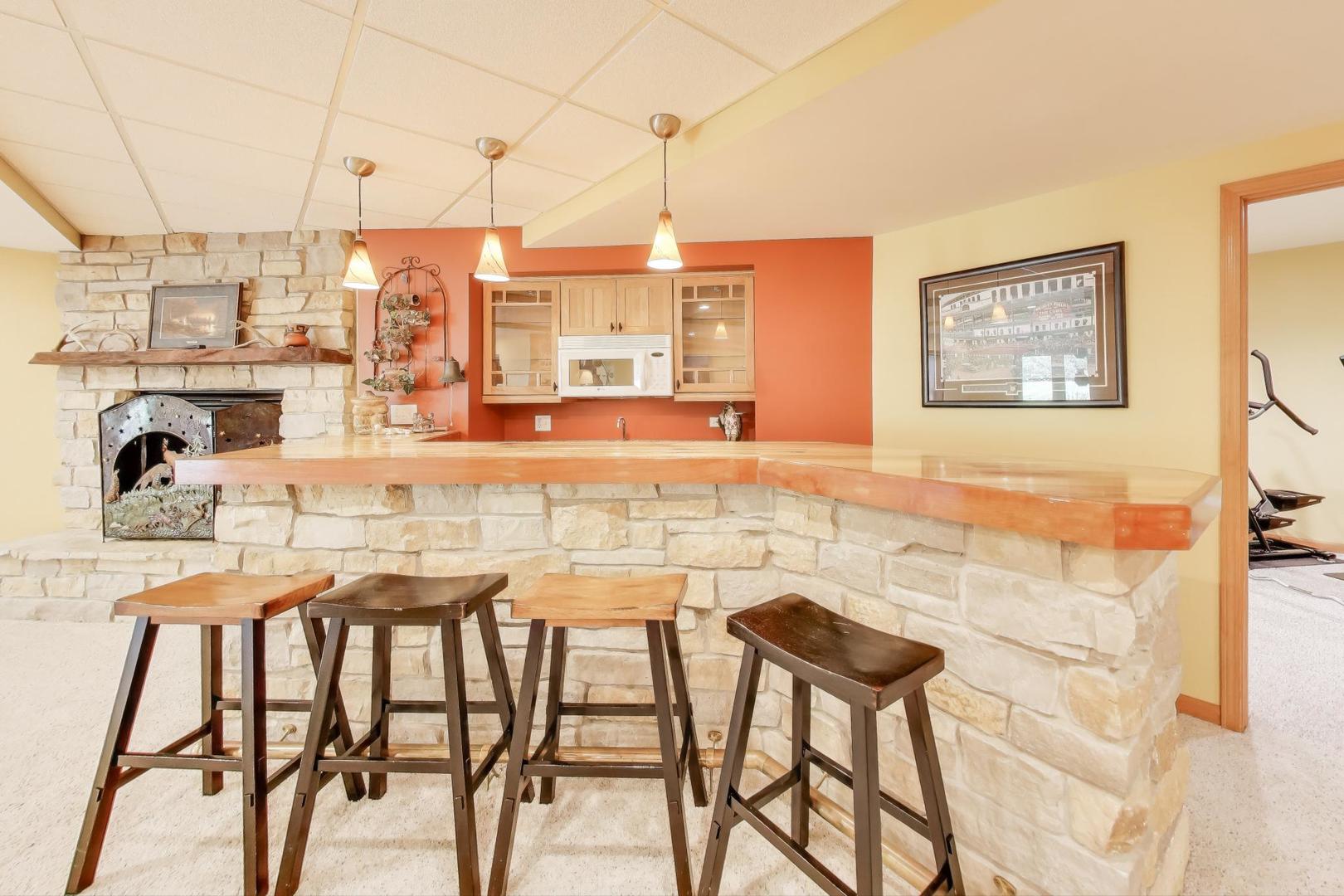 9206 Pine Needle Pass