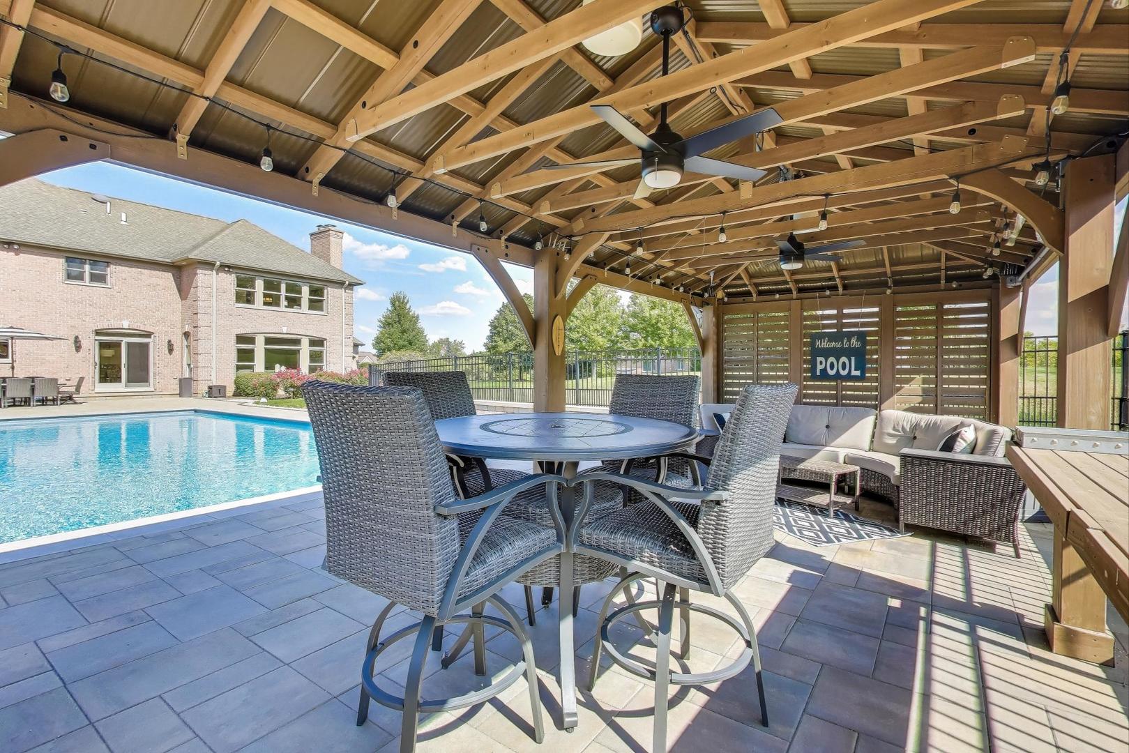 7615 Surini Lane