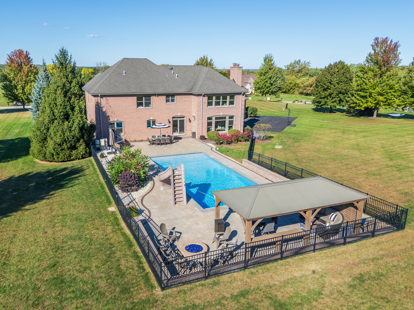 7615 Surini Lane
