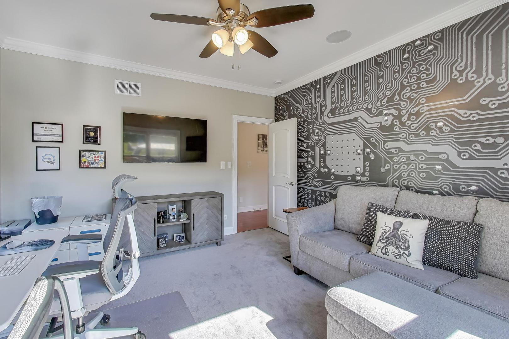 7615 Surini Lane