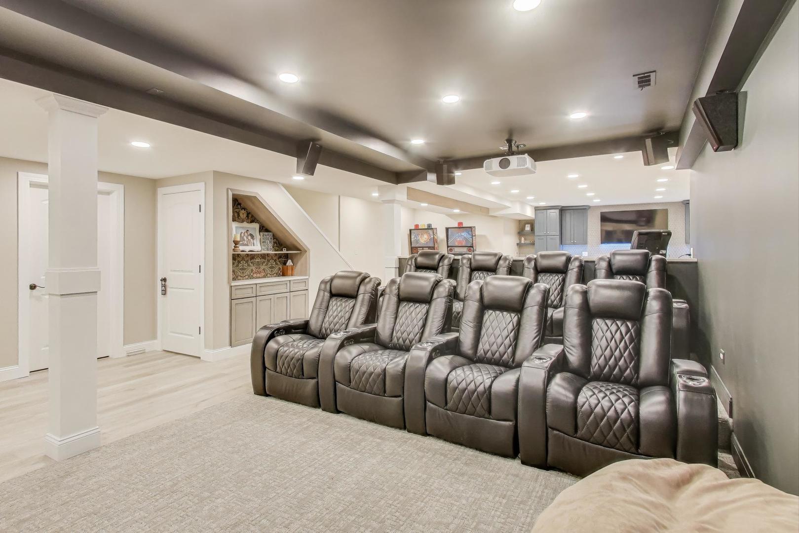 7615 Surini Lane
