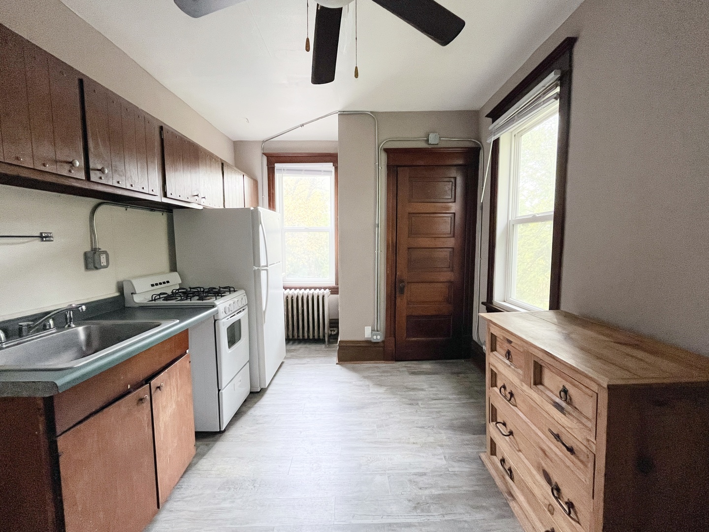 216 E South Street Unit: 5