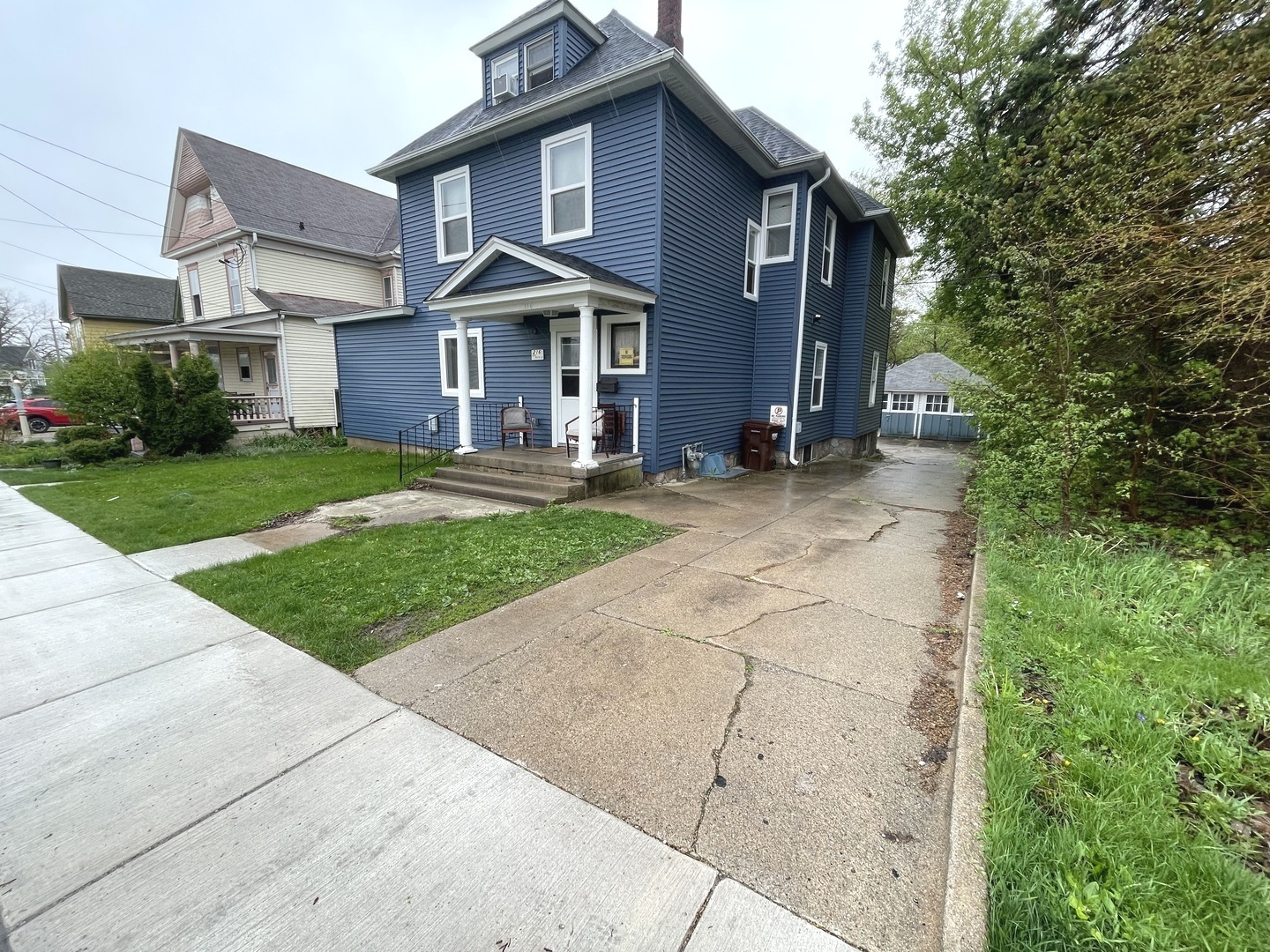 216 E South Street Unit: 1