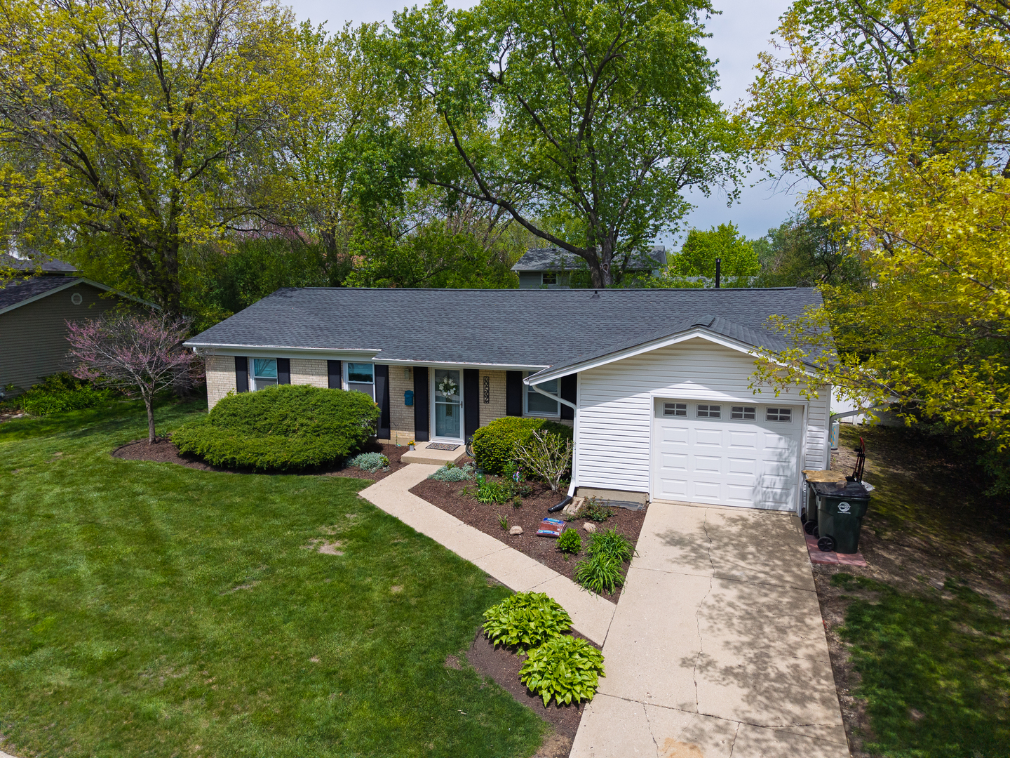 852 E Anderson Drive