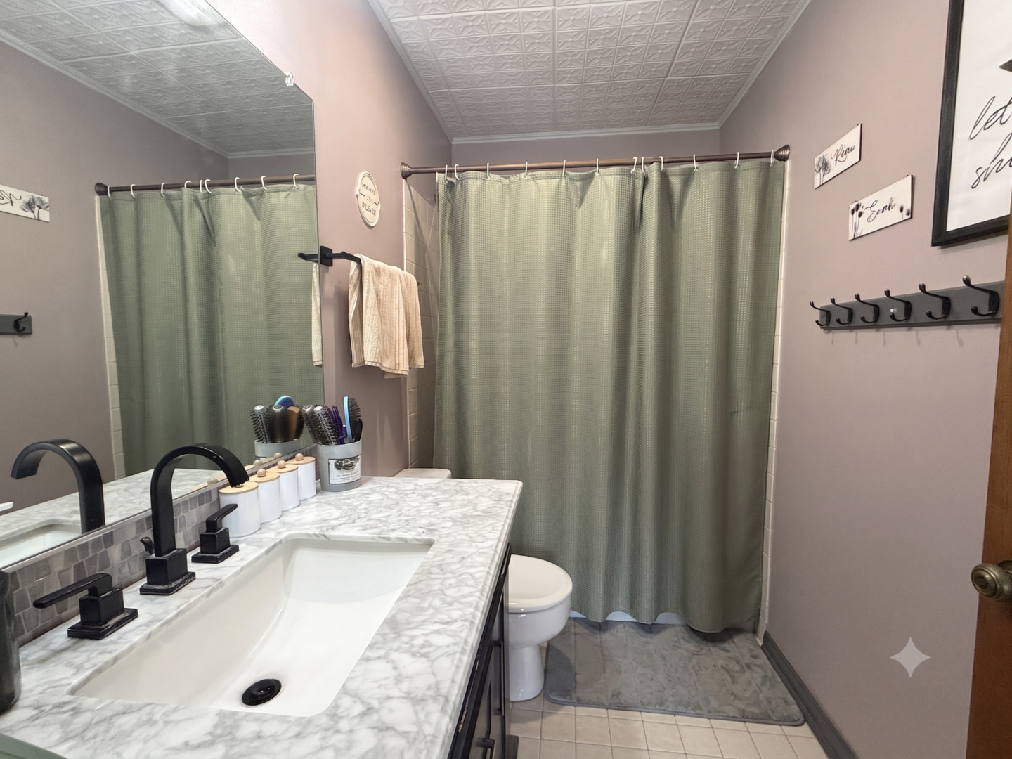 637 Ascot Lane