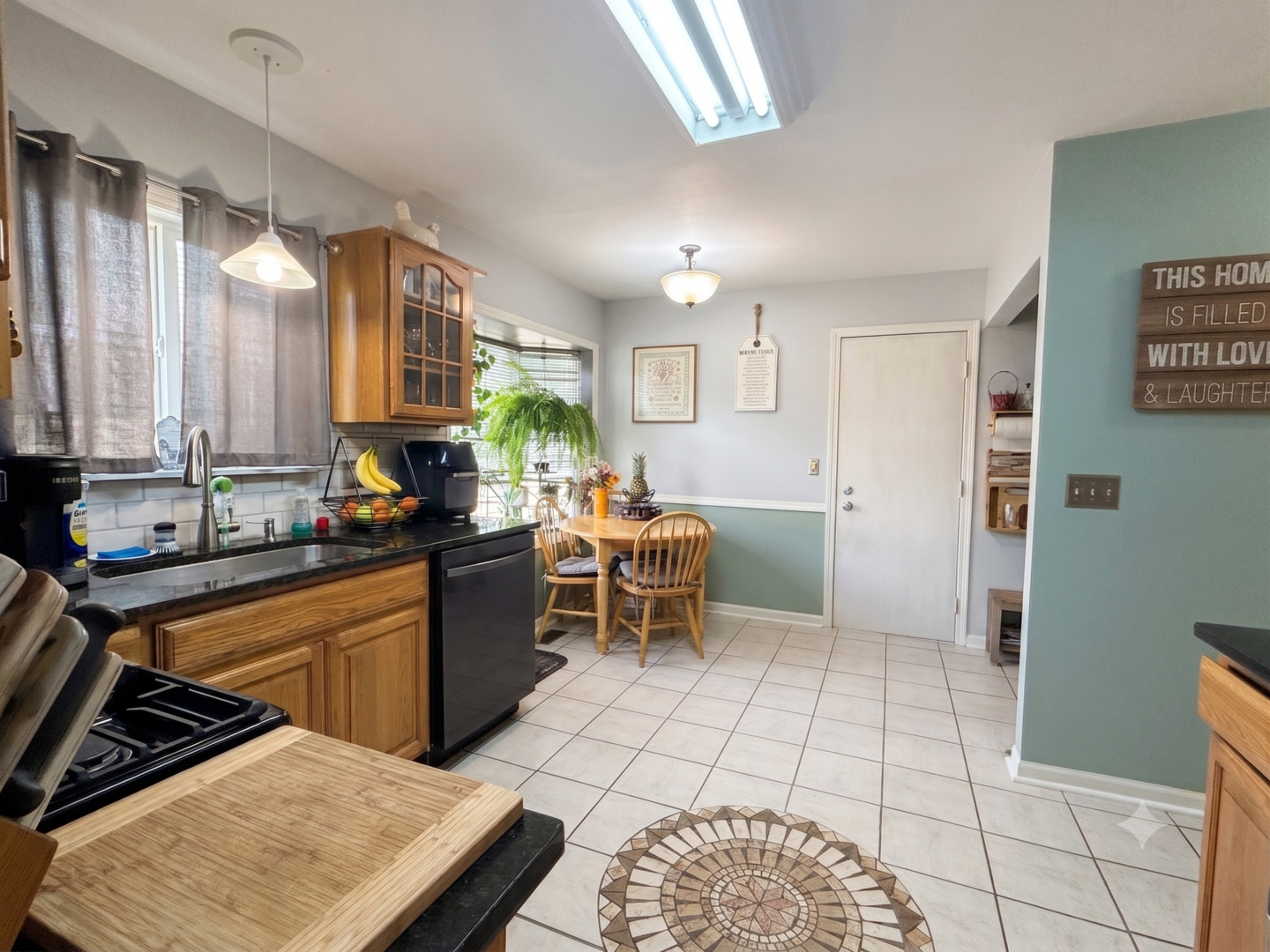 637 Ascot Lane