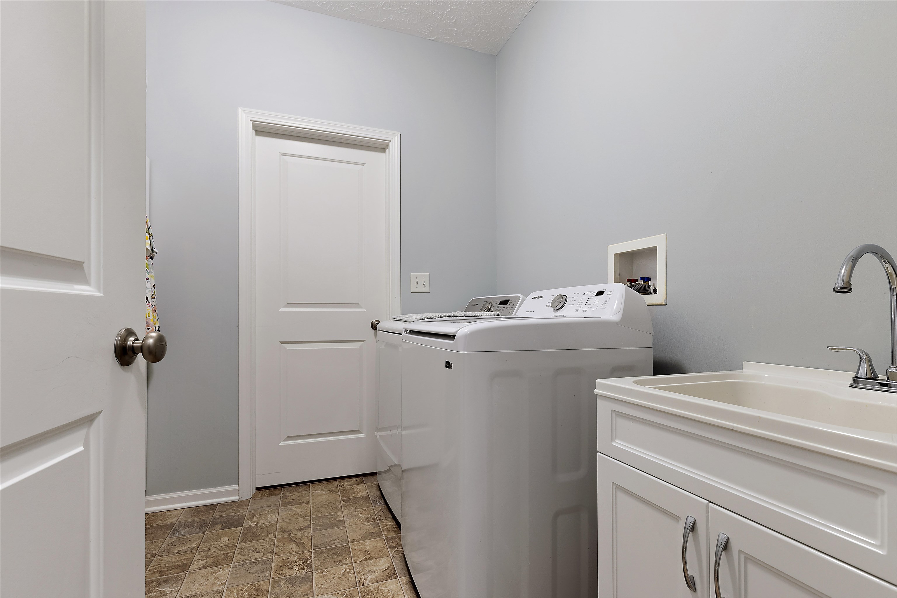 4521 Rainbow Court