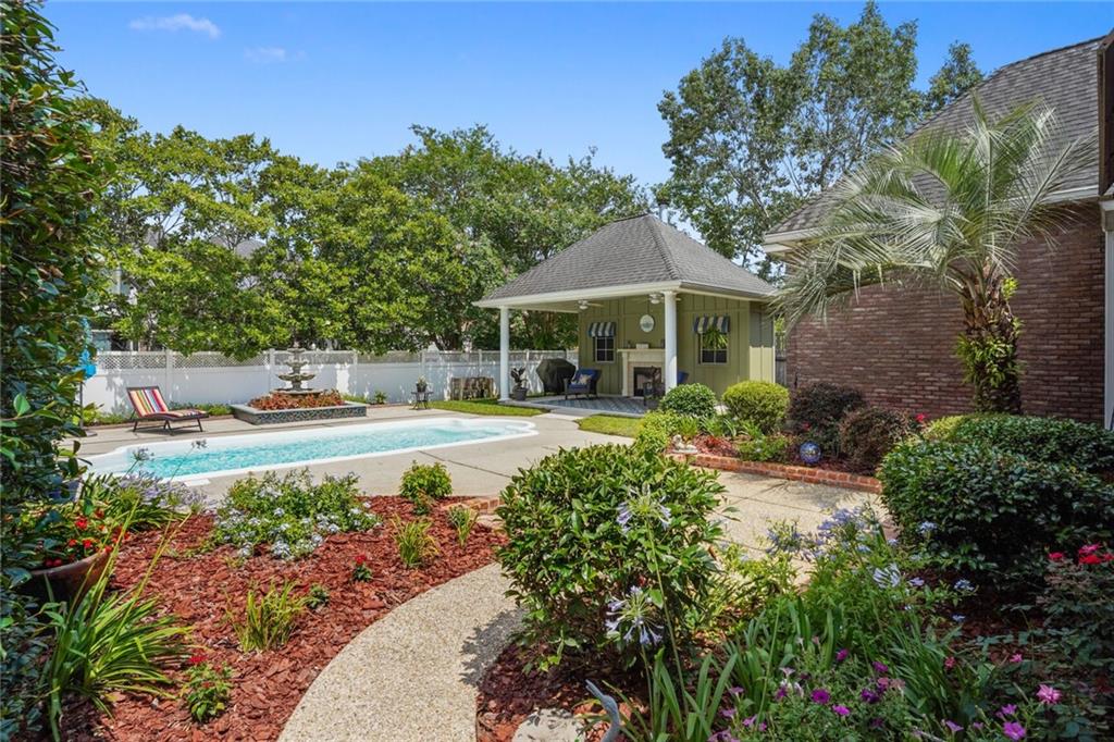 223 LANSDOWNE Drive