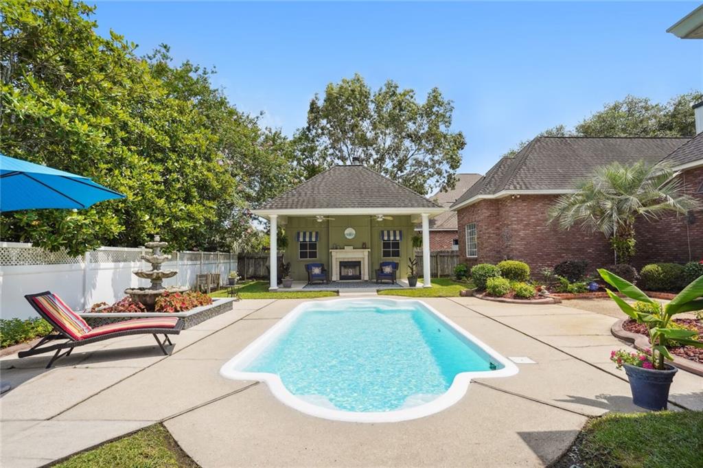 223 LANSDOWNE Drive