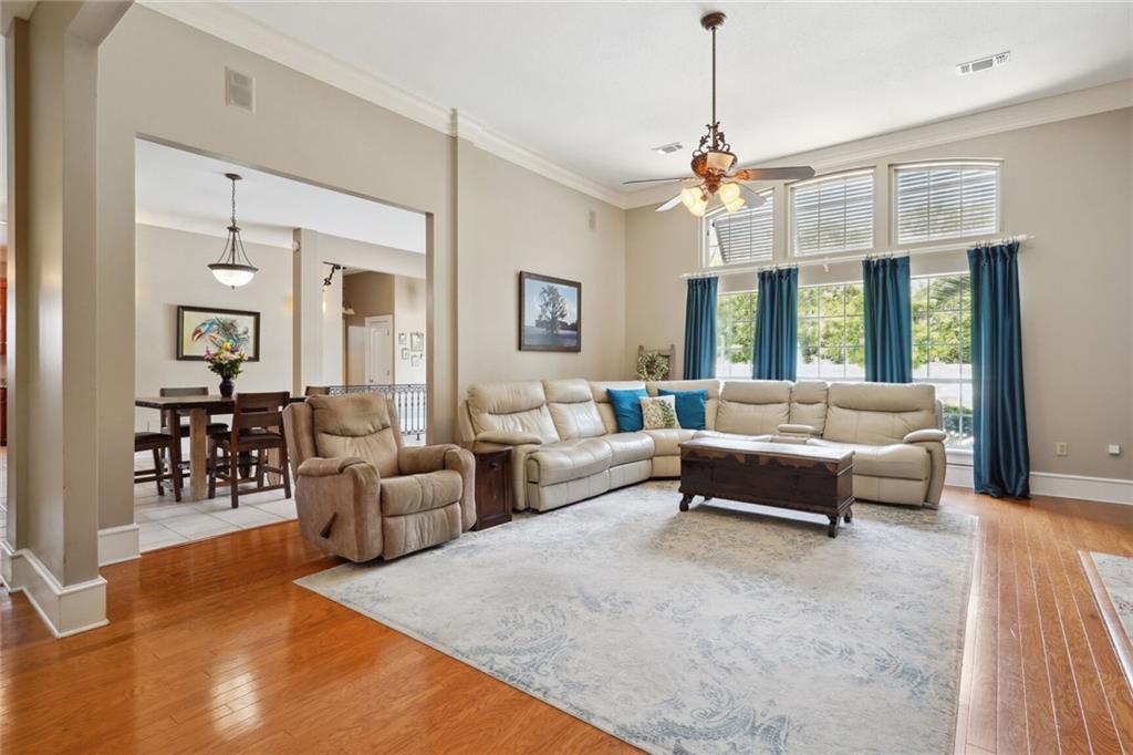 223 LANSDOWNE Drive