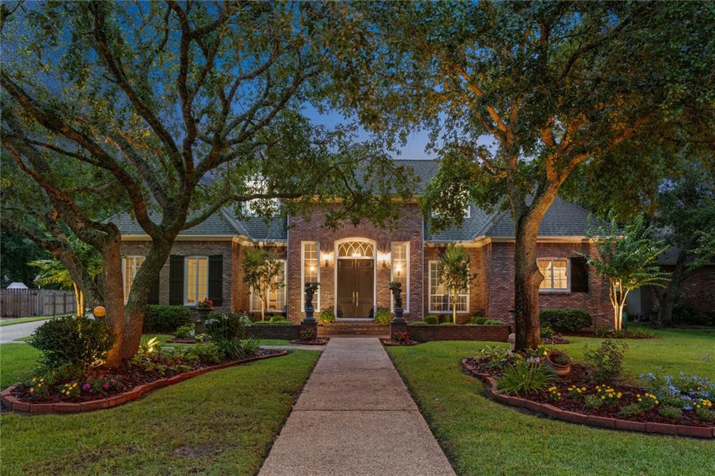 223 LANSDOWNE Drive