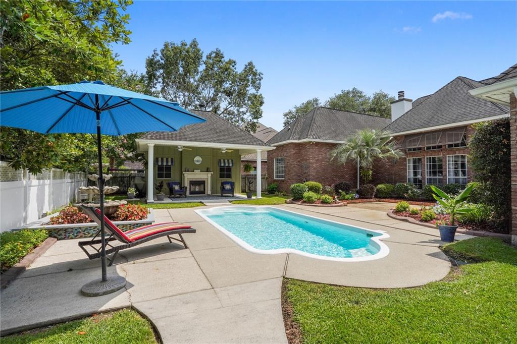 223 LANSDOWNE Drive