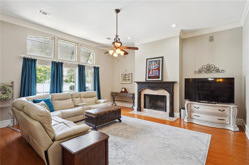 223 LANSDOWNE Drive