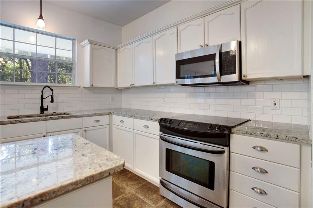 604 HOLM OAK Lane