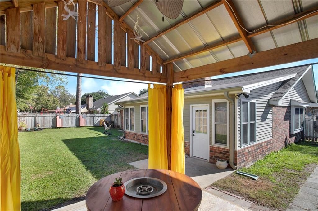 408 ARROWWOOD Drive