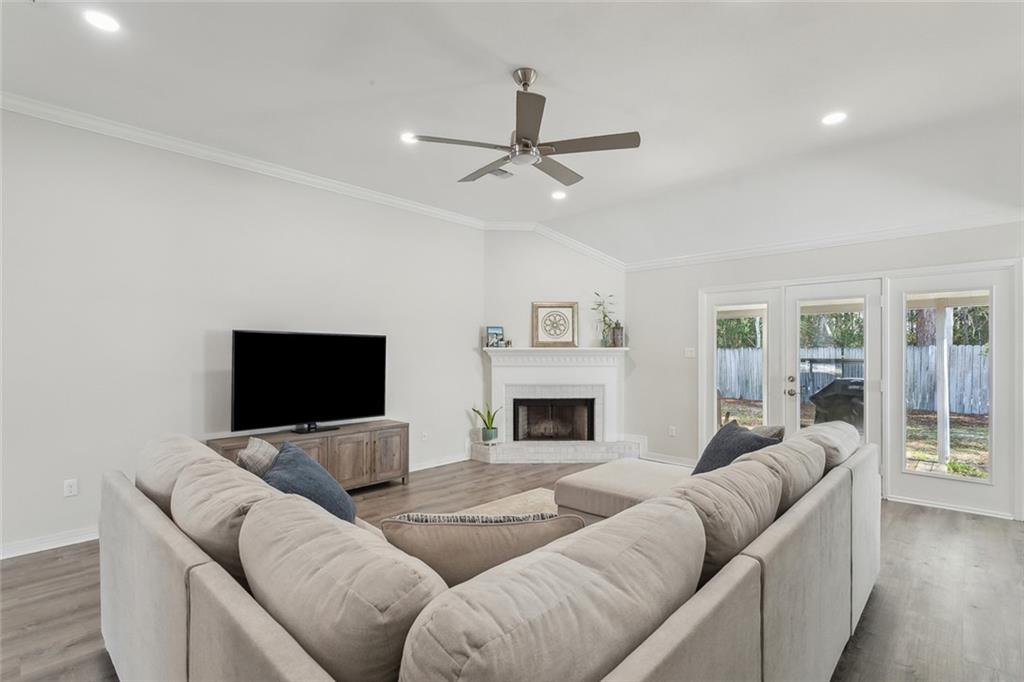 409 WESTWOOD Drive