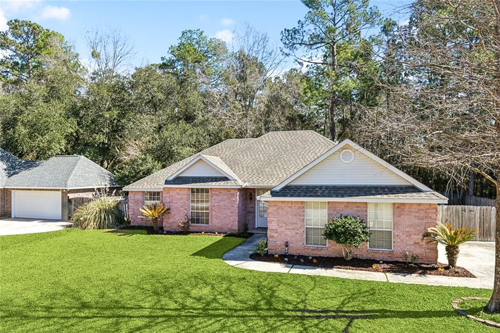409 WESTWOOD Drive