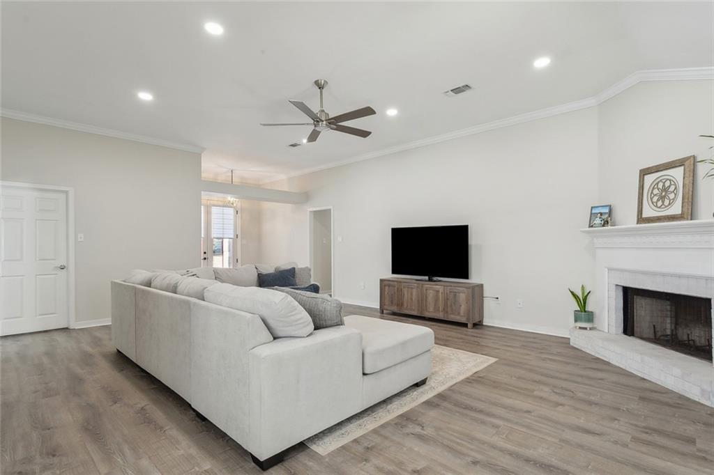 409 WESTWOOD Drive