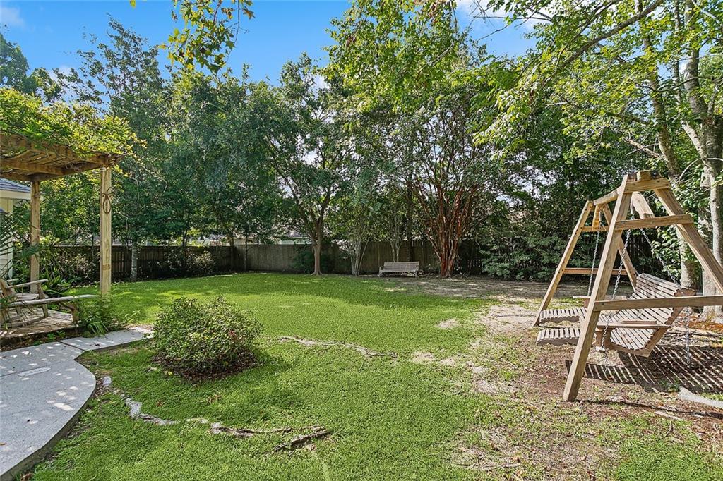 2102 RIDGE Court