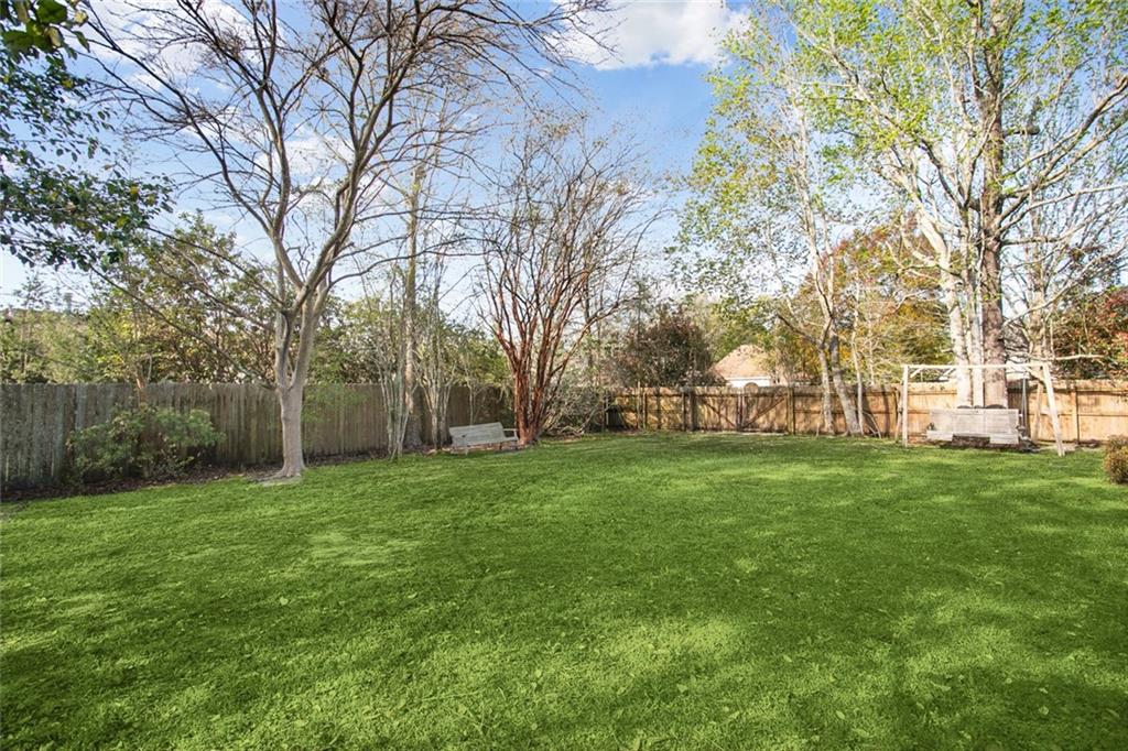 2102 RIDGE Court