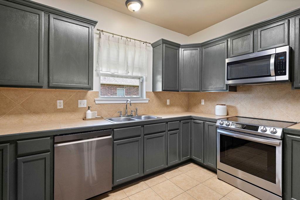 413 OAK BRANCH Drive