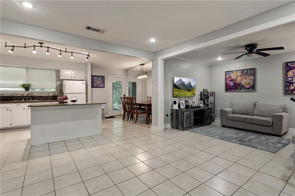 203 ORIOLE Drive