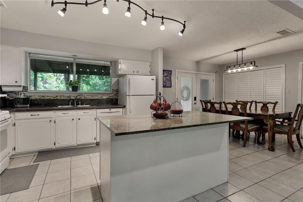 203 ORIOLE Drive