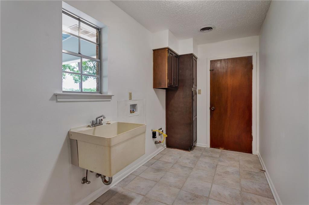1569 MAPLEWOOD Drive