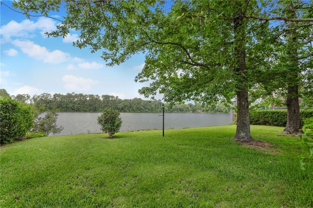 1569 MAPLEWOOD Drive