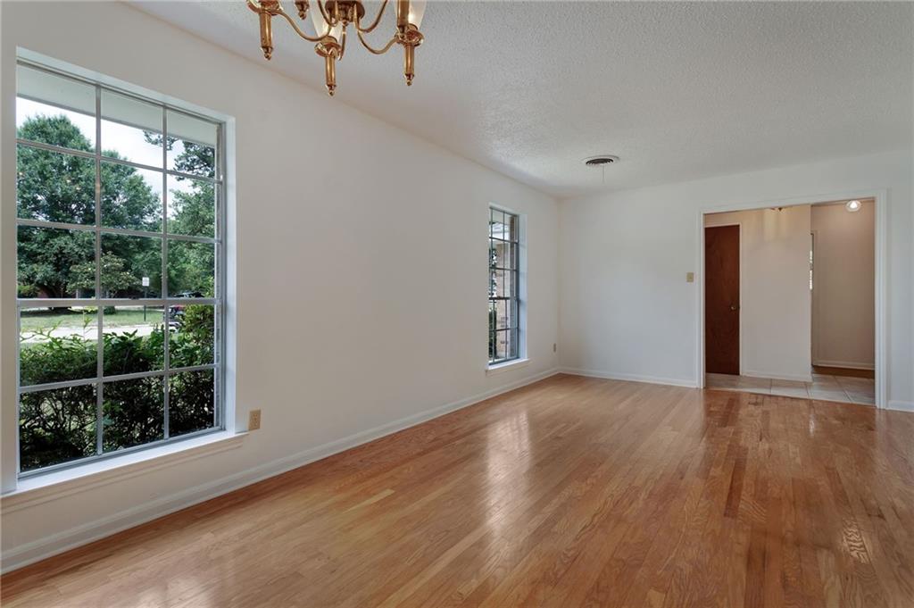 1569 MAPLEWOOD Drive