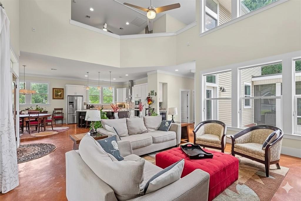 633 RAMON Street