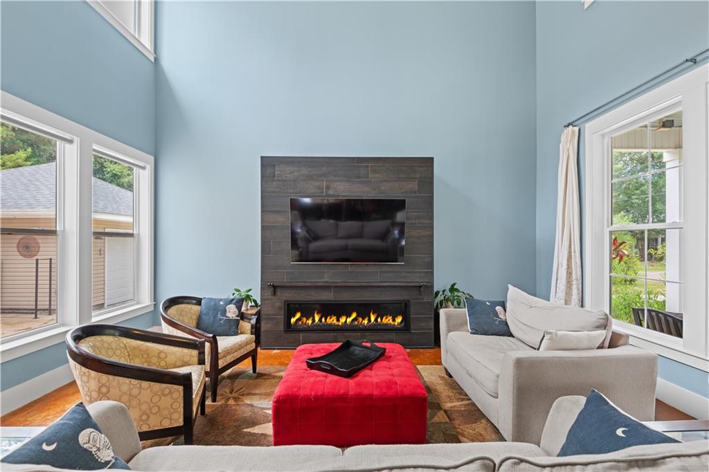 633 RAMON Street