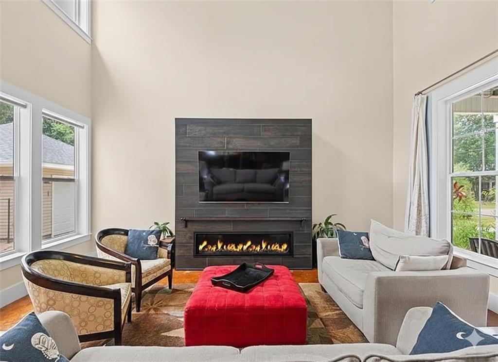 633 RAMON Street