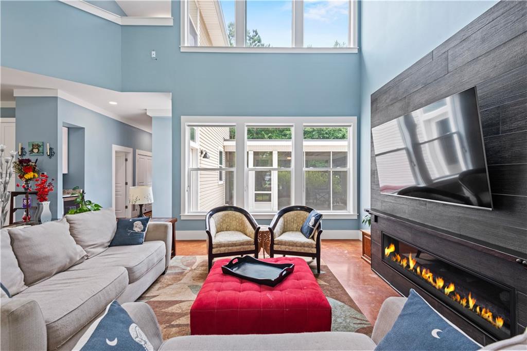633 RAMON Street