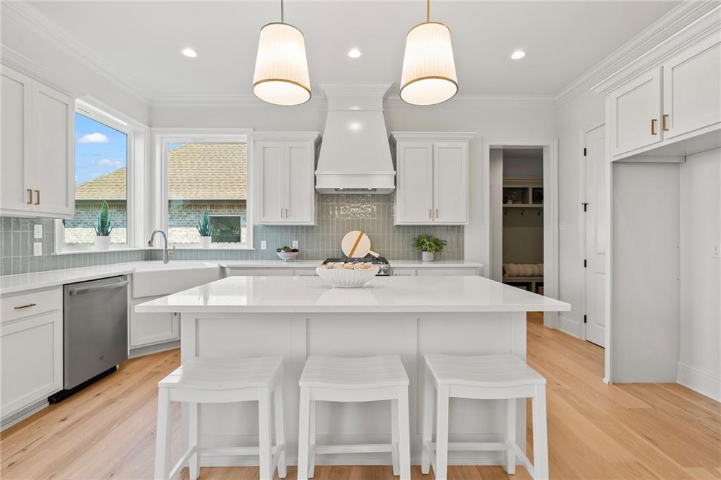 2049 WHITE DOVE Drive