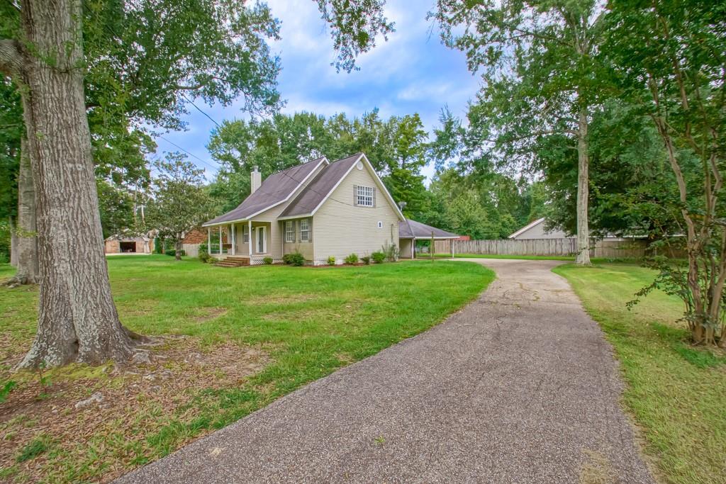 42773 ROBINWOOD Drive