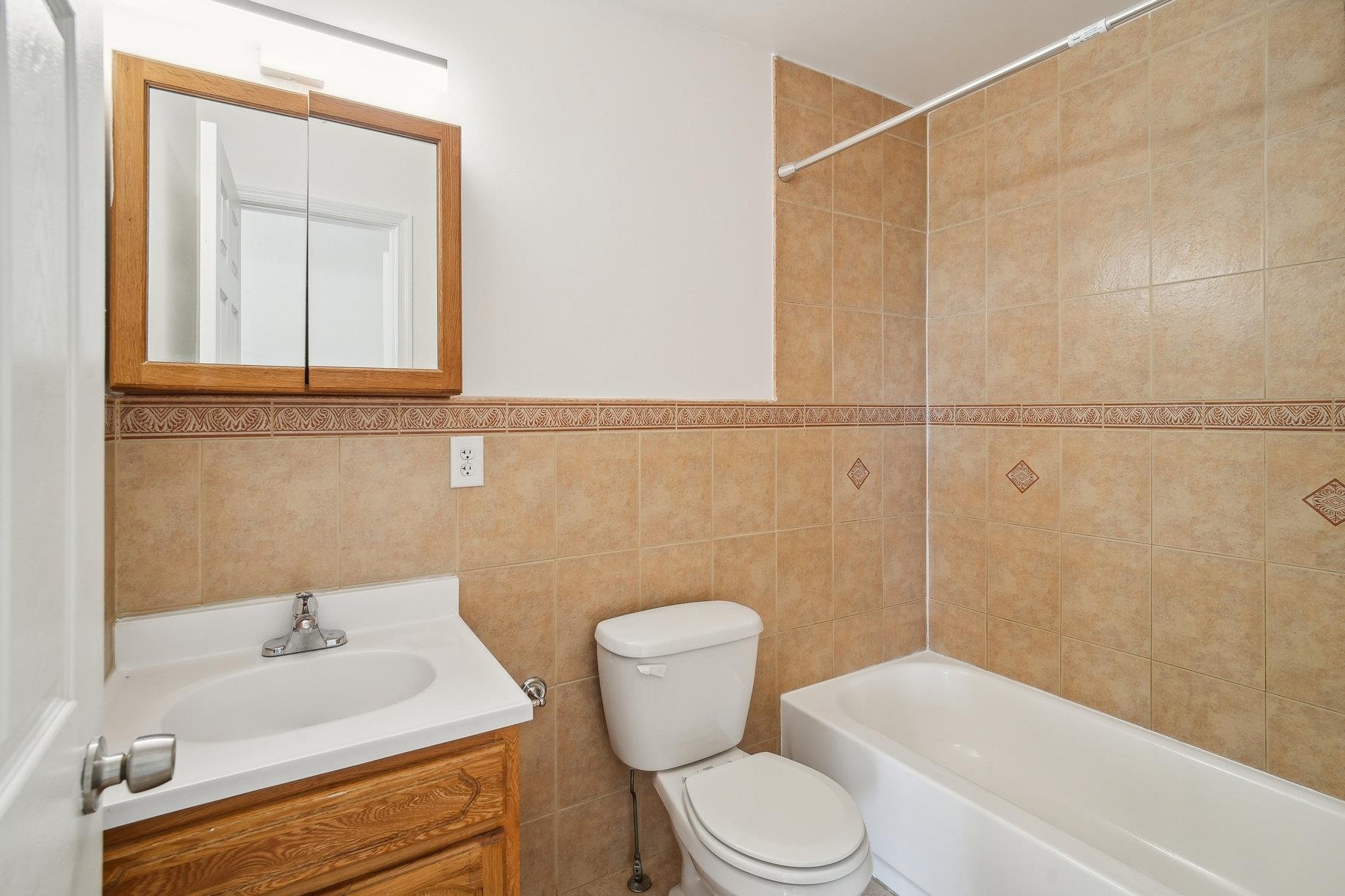 186 ARLINGTON AVE Unit: 2