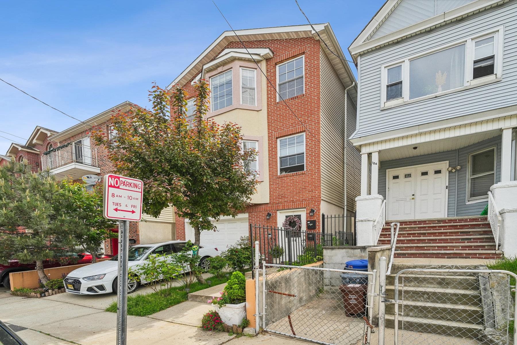 186 ARLINGTON AVE Unit: 2