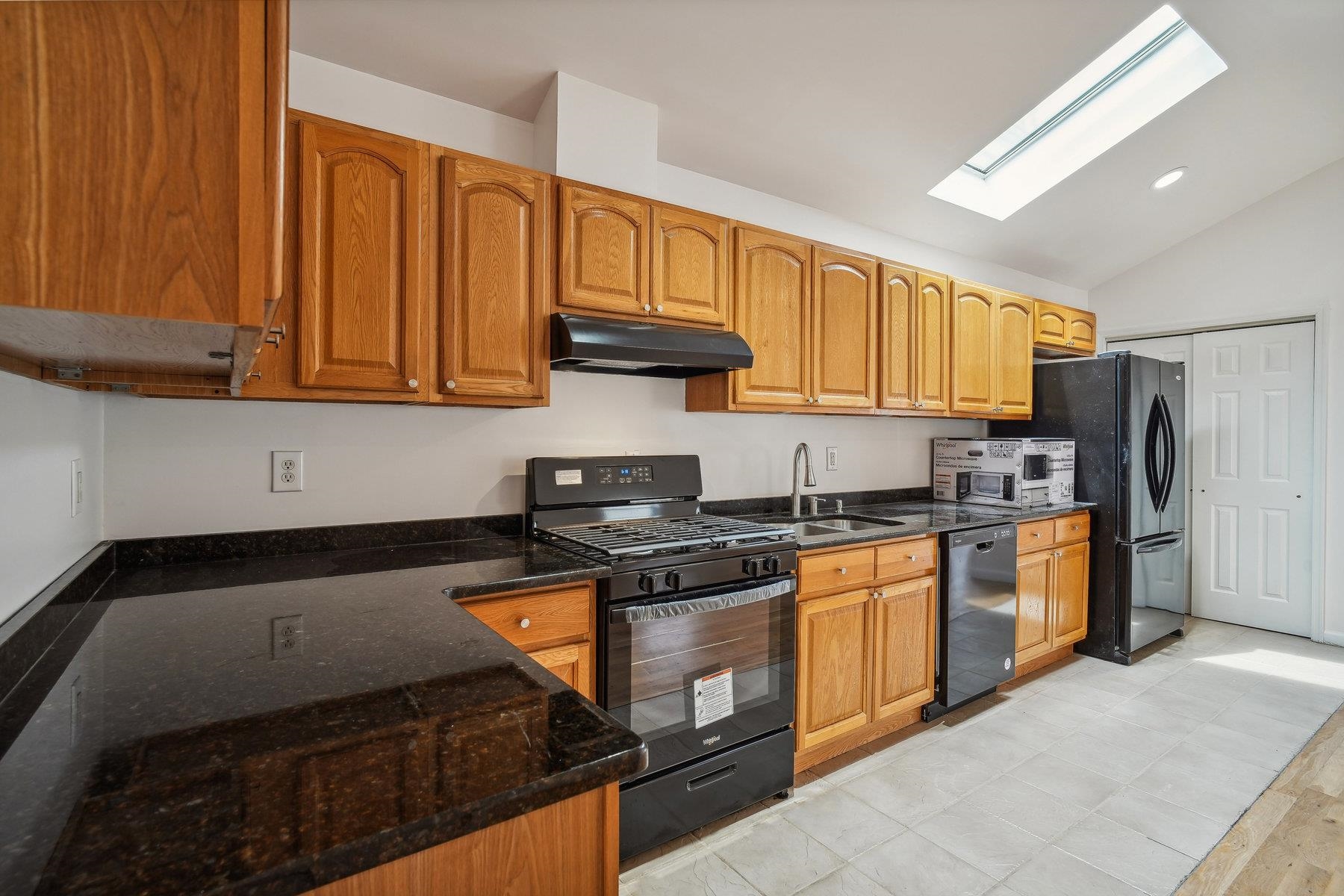 186 ARLINGTON AVE Unit: 2
