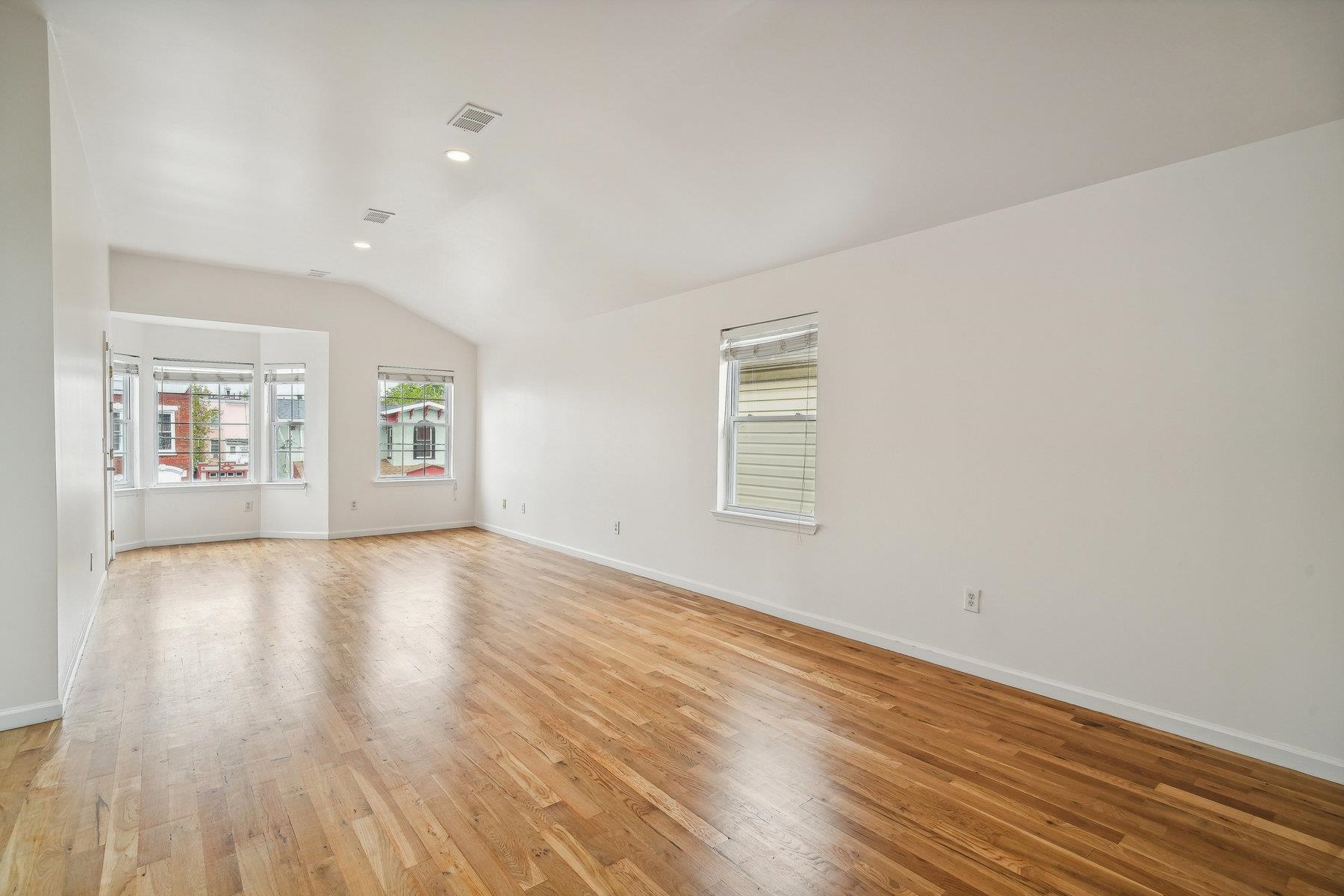 186 ARLINGTON AVE Unit: 2