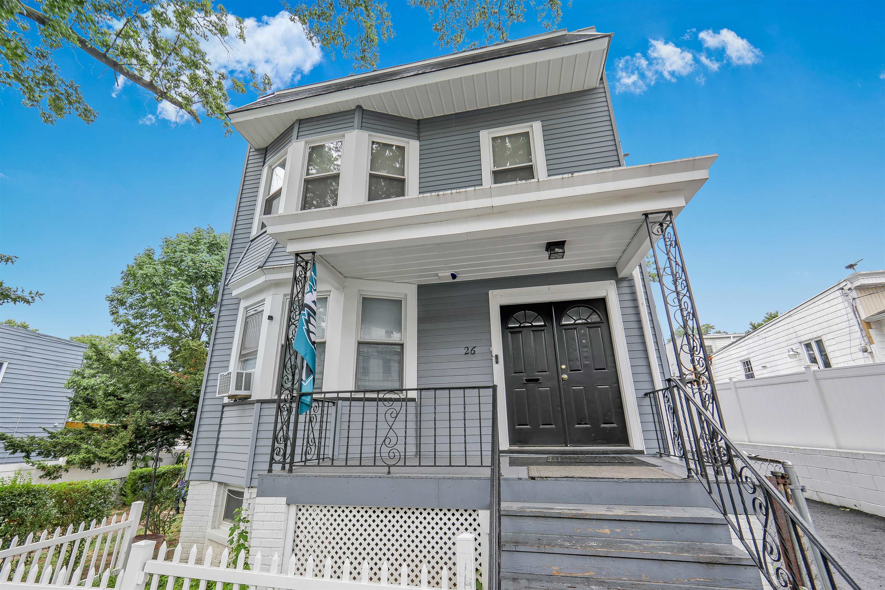 26 MONTROSE TERRACE Unit: 2