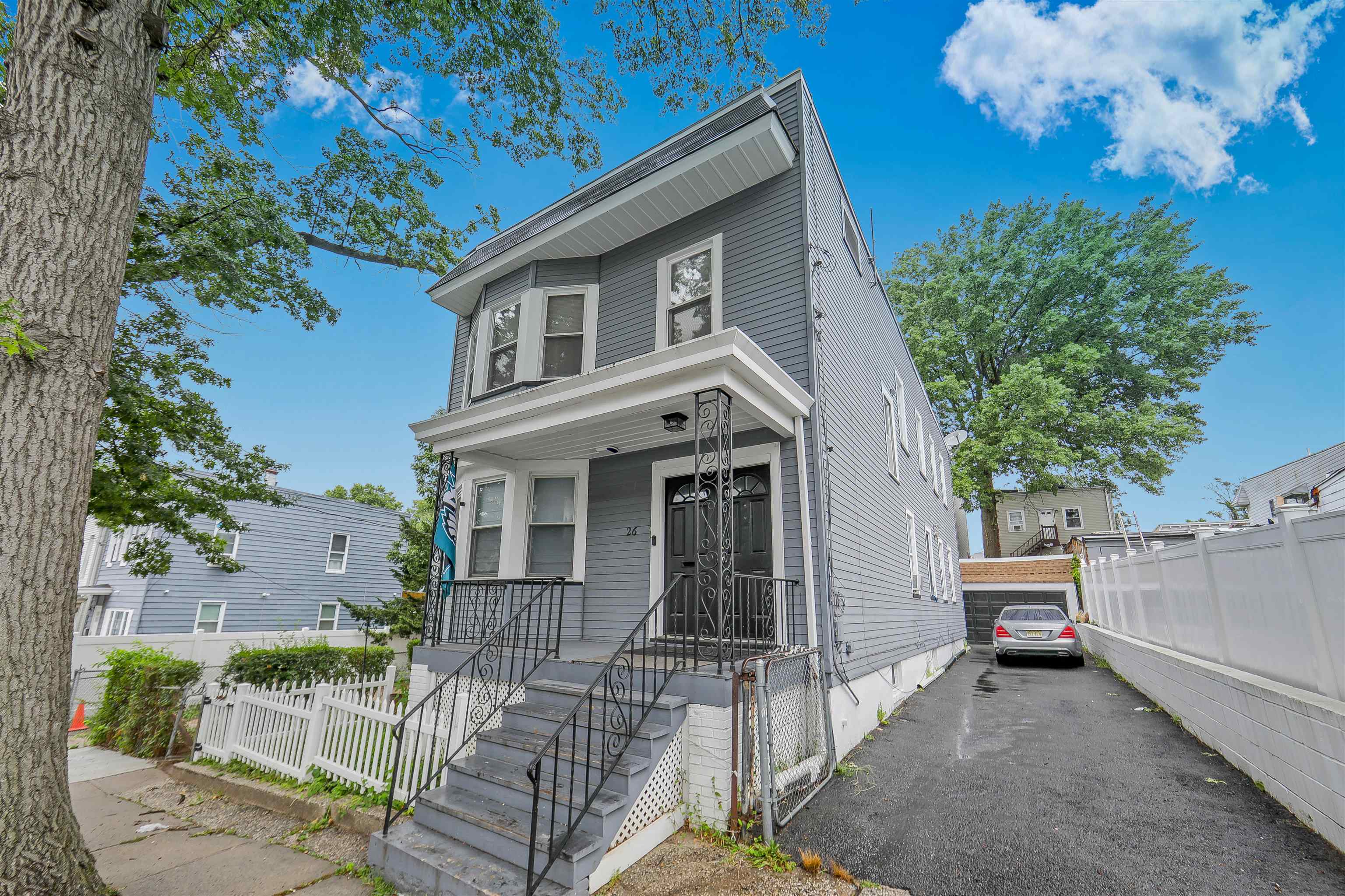 26 MONTROSE TERRACE Unit: 2