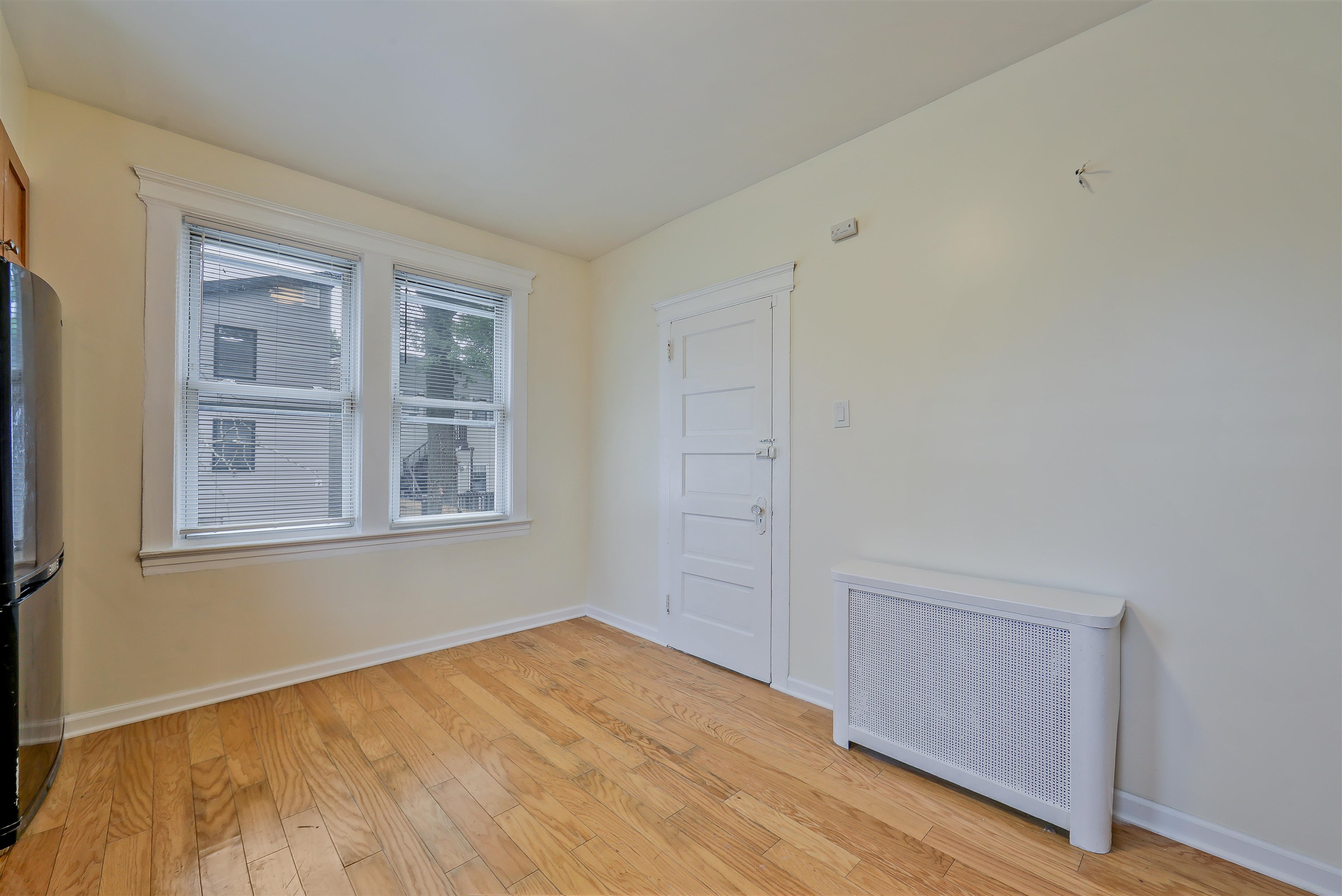 26 MONTROSE TERRACE Unit: 2