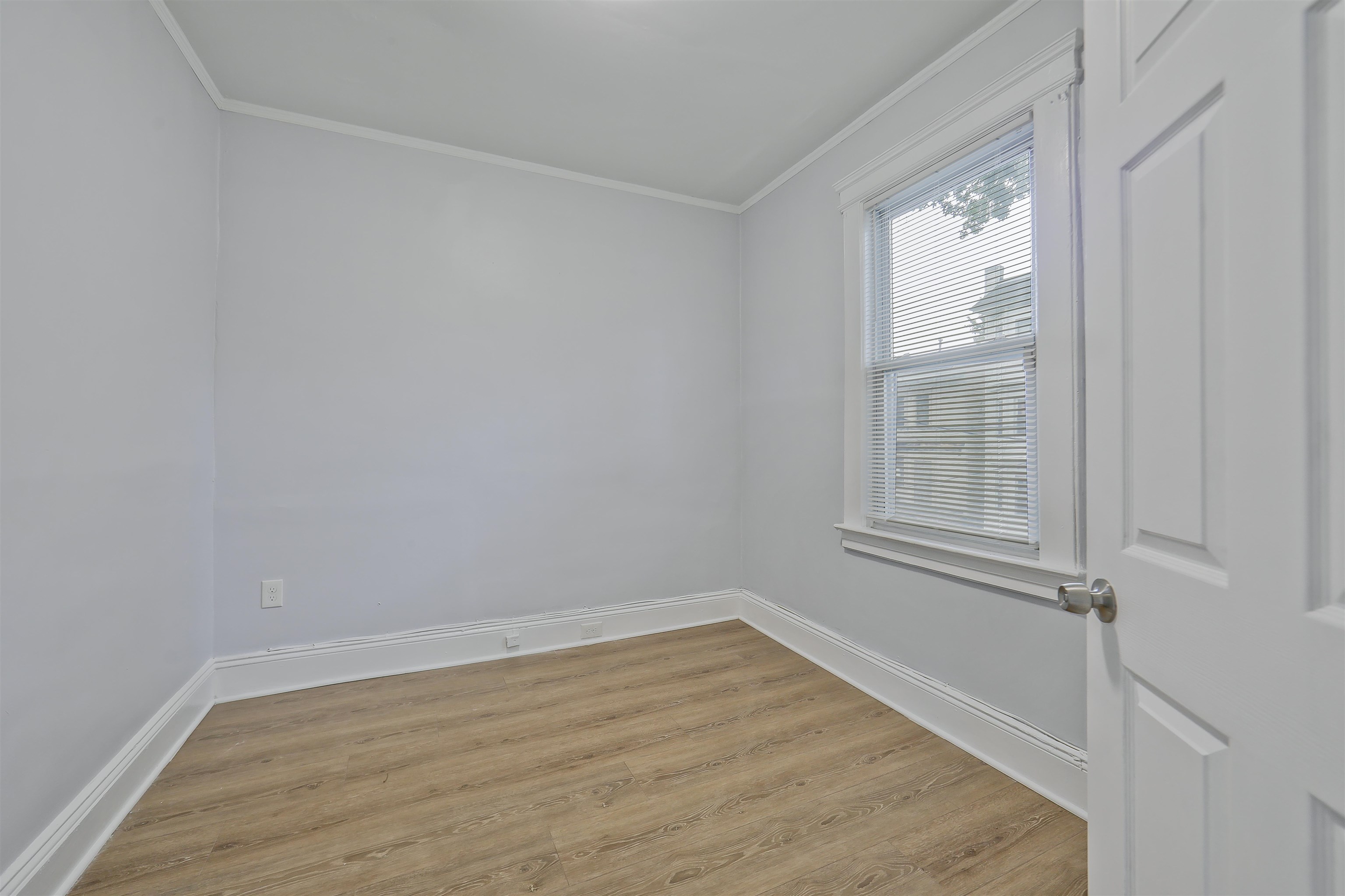 26 MONTROSE TERRACE Unit: 2