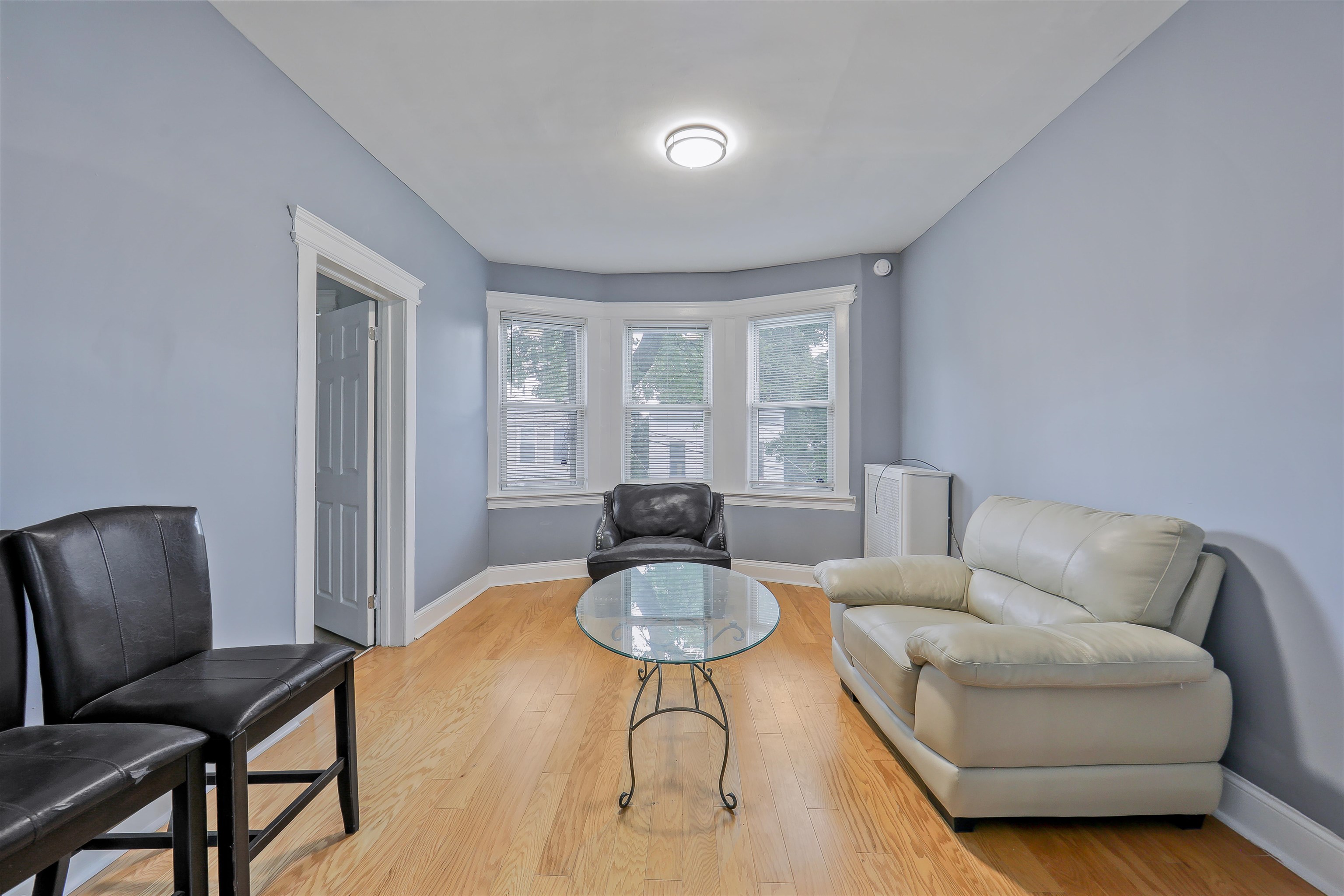 26 MONTROSE TERRACE Unit: 2