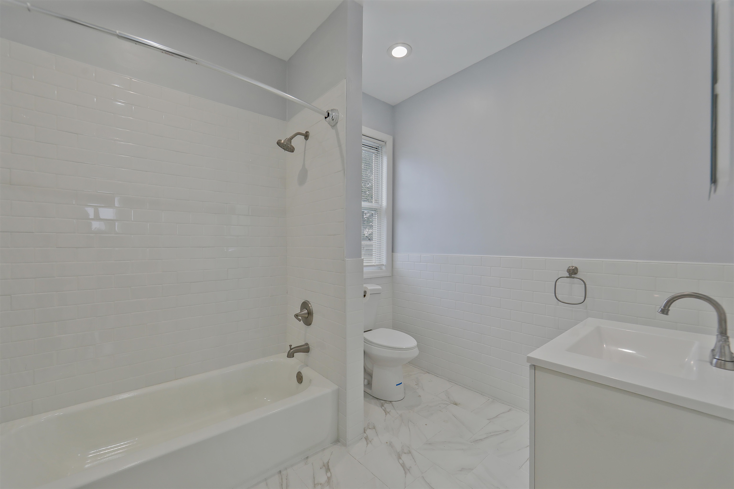 26 MONTROSE TERRACE Unit: 2