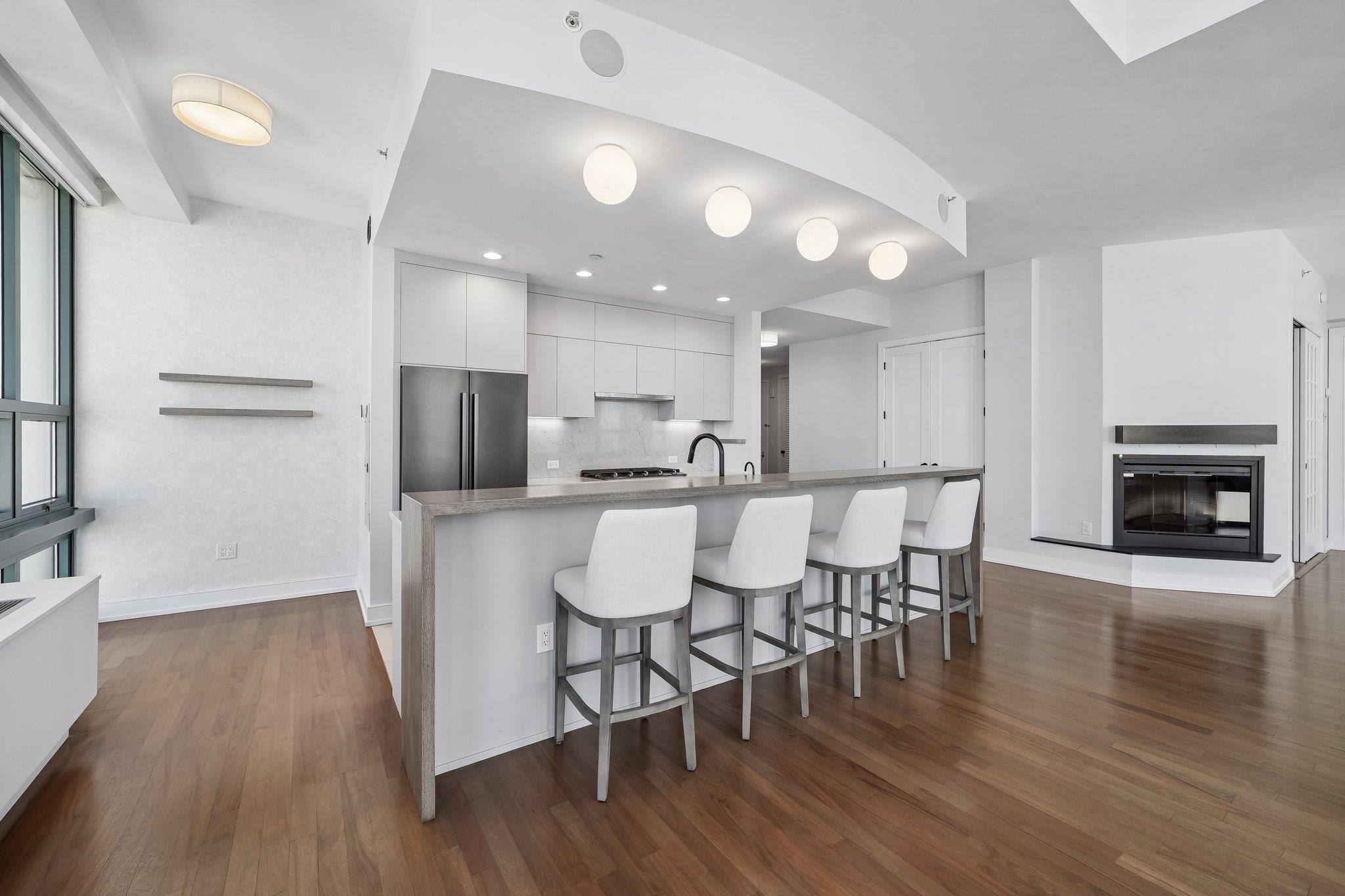 105 GREENE ST Unit: 1901
