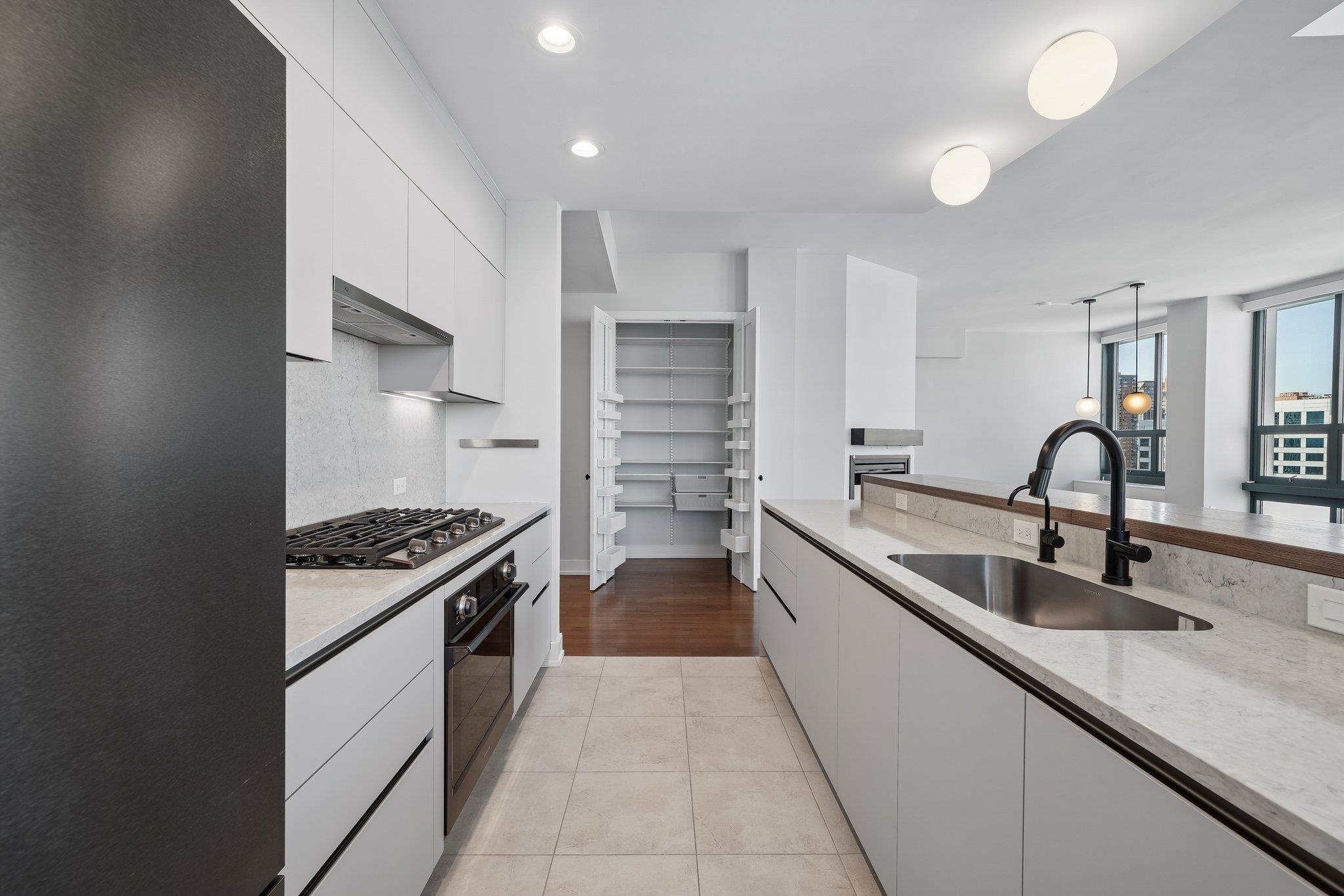 105 GREENE ST Unit: 1901