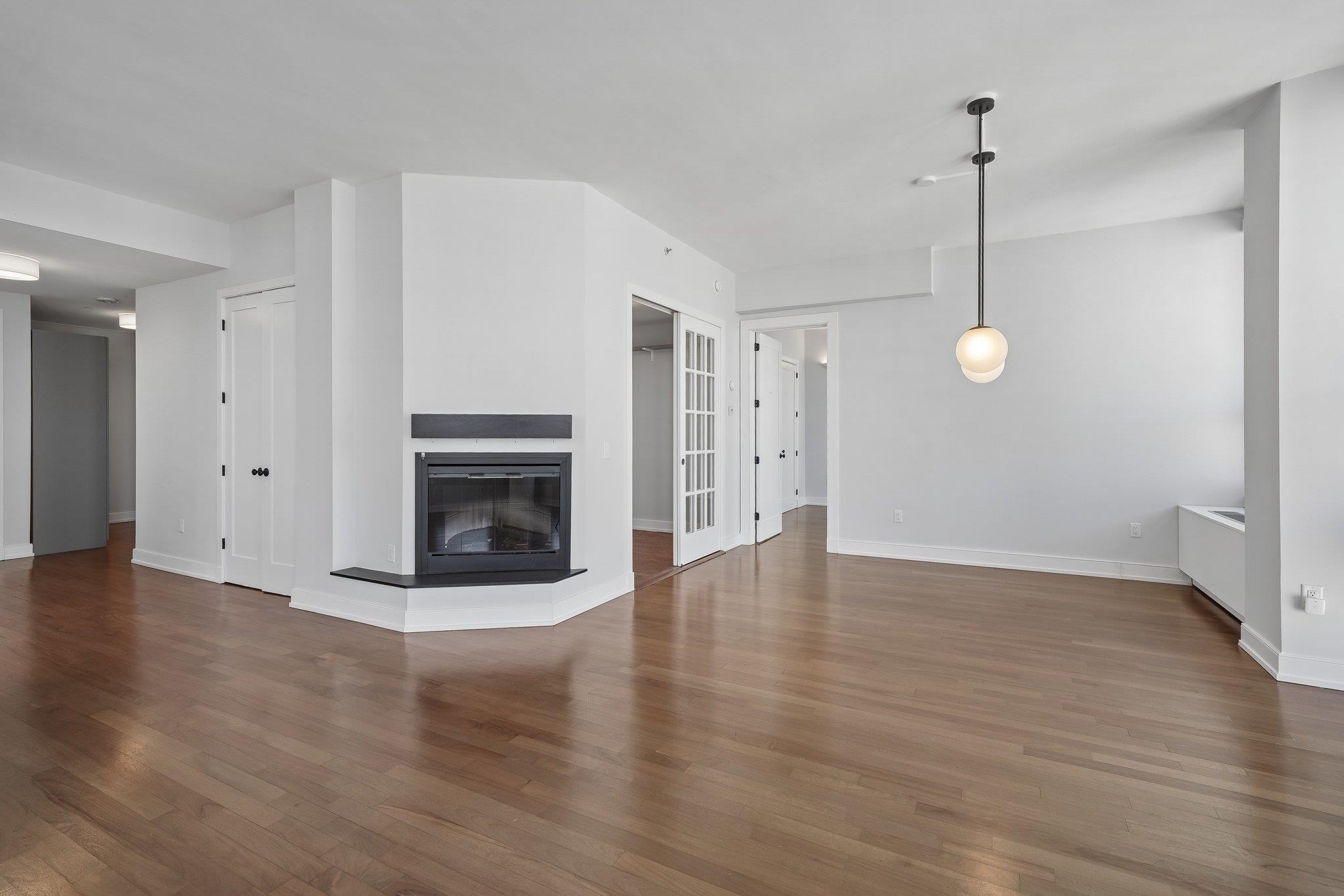105 GREENE ST Unit: 1901
